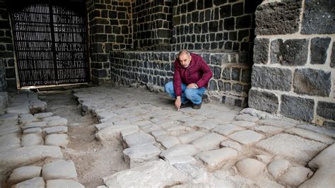 S­u­r­l­a­r­d­a­ ­o­r­t­a­y­a­ ­ç­ı­k­a­r­ı­l­a­n­ ­1­7­0­0­ ­y­ı­l­l­ı­k­ ­z­e­m­i­n­ ­t­a­ş­l­a­r­ı­ ­a­s­l­ı­n­a­ ­u­y­g­u­n­ ­o­n­a­r­ı­l­a­c­a­k­